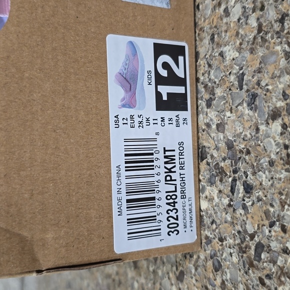 Sketchers gym shoes - Picture 4 of 4